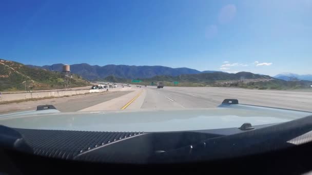 캘리포니아 2022 자동차 창문에서보기 일몰에 태평양 고속도로를 운전하는 캘리포니아 자동차 — 비디오