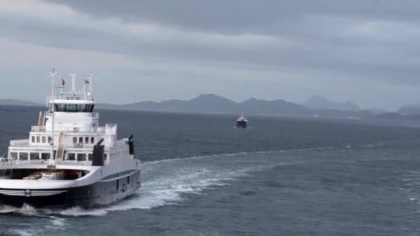 Норвегія Дивовижний Краєвид Корабель Або Поромний Човен Лайнер Плаває Знаменитій — стокове відео
