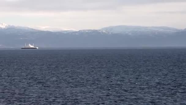 Νορβηγία Καταπληκτική Σκηνική Άποψη Πλοίο Ferry Boat Liner Επιπλέουν Διάσημο — Αρχείο Βίντεο