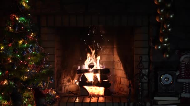 Natal Árvore Brilhante Mágica Lareira Presentes Lareira Com Árvore Natal — Vídeo de Stock