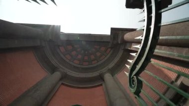 Piazza Dante, Dante Meydanı ile Napoli 'nin tarihi merkezi, Timelapse, hiperlapse, Vittorio Emmanuelle tarihi binası, Napoli, İtalya