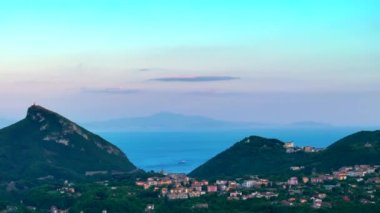 Salerno, İtalya 'nın Panoramik Manzarası (İtalyanca: 