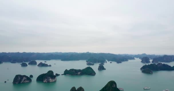 Vietnam Destino Viaje Turismo Turístico Explorando Hermoso Paisaje Halong Bay — Vídeo de stock