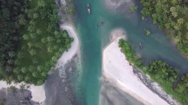 Şaşırtıcı doğa manzarası, gezgin Phang-Nga körfezi için teknesi olan bir ada, ünlü turistik şehir seyahati Phuket Tayland yaz gezileri, turizm merkezleri Asya