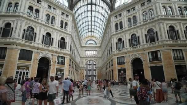 Вид Стеклянный Потолок Исторической Королевской Торговой Галереи Arcade Galleria Umberto — стоковое видео