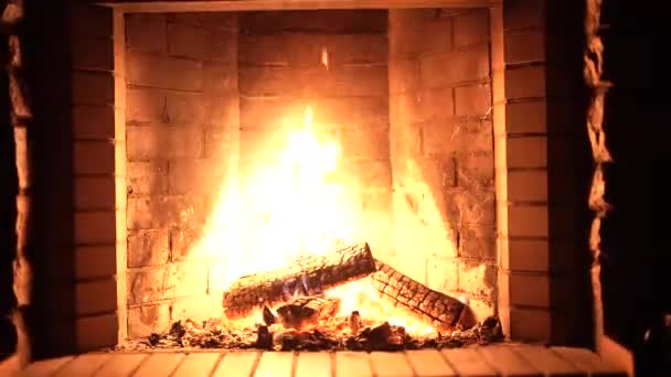 Kandalló Hangulatos Nyugtató Kandalló Tűzifa Egy Vidéki Ház Lángjai Melegség — Stock videók