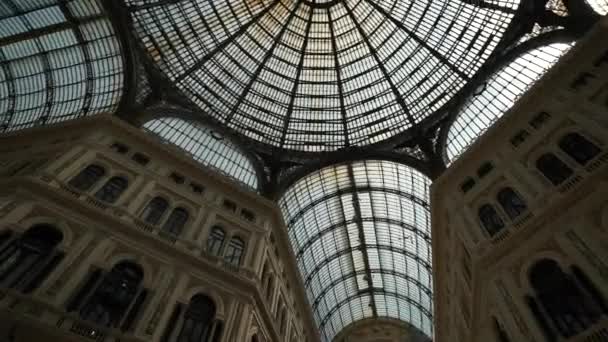 Галерея Витторио Эммануэле Является Старейшей Действующей Торговой Галереей Италии Крупной — стоковое видео