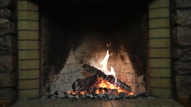 Τζάκι Άνετο Χαλαρωτικό Τζάκι Καυσόξυλα Φλόγες Εξοχικού Σπιτιού Ζεστασιά Και — Αρχείο Βίντεο