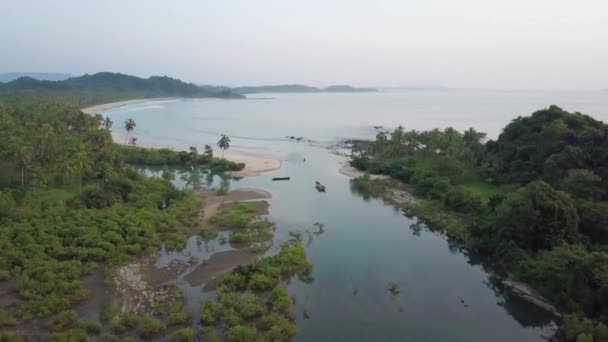 Fantastisk Natur Naturskønne Landskab Med Båd Rejsende Phang Nga Bugt – Stock-video