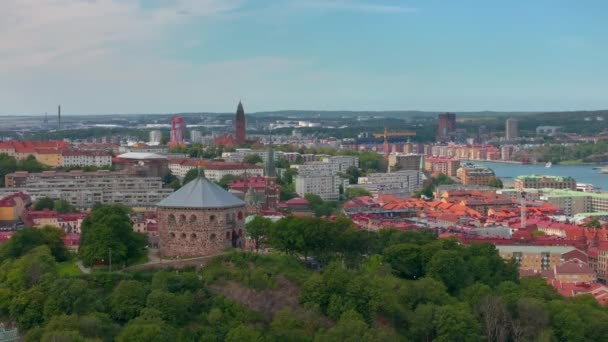 Vista Aérea Panorâmica Cidade Velha Com Igreja Oscar Fredrik Lindo — Vídeo de Stock