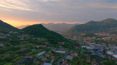 Salerno, İtalya 'nın Panoramik Manzarası (İtalyanca: 