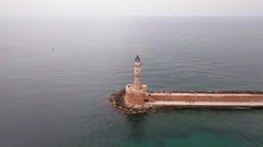 Muhteşem deniz feneri Yunanistan 'la Chania' nın havadan görünüşü. Güzel Eski şehir, Yunanistan ve en güzel manzaralı yerler - eski Chania kentinin manzaralı manzarası. Girit Adası, Panoramik, Seyahat Kavramları