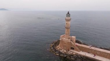 Muhteşem deniz feneri Yunanistan 'la Chania' nın havadan görünüşü. Güzel Eski şehir, Yunanistan ve en güzel manzaralı yerler - eski Chania kentinin manzaralı manzarası. Girit Adası, Panoramik, Seyahat Kavramları
