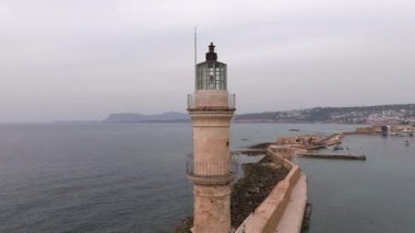 Muhteşem deniz feneri Yunanistan 'la Chania' nın havadan görünüşü. Güzel Eski şehir, Yunanistan ve en güzel manzaralı yerler - eski Chania kentinin manzaralı manzarası. Girit Adası, Panoramik, Seyahat Kavramları