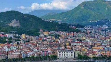 Salerno, İtalya 'nın Panoramik Manzarası (İtalyanca: 