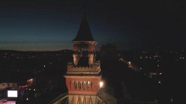 Sonbaharda Kristiansand, Norveç 'teki binaların hava manzarası.. 