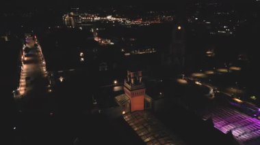 Sonbaharda Kristiansand, Norveç 'teki binaların hava manzarası.. 