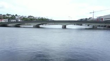 Sonbaharda Kristiansand, Norveç 'teki binaların hava manzarası.. 
