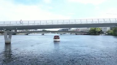Sonbaharda Kristiansand, Norveç 'teki binaların hava manzarası.. 
