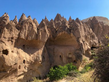 Goreme, Cappadocia manzarası üzerinde Peri Bacaları 'nın insansız hava aracı görüntüleri. Yüksek kalite fotoğraf