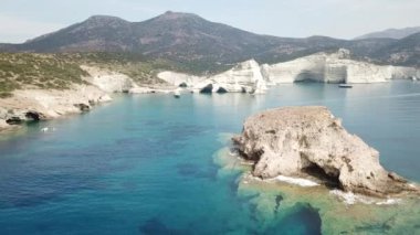 Milos Yunanistan 'daki arazi gibi Ay' ın üzerindeki Güzel Hava Aracı Görüntüsü. 