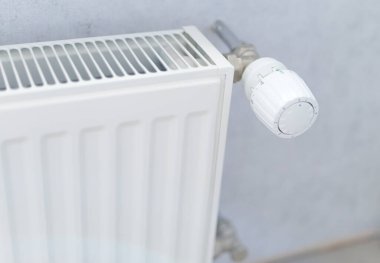 Batarya ısıtma düğmesi, bir dairede ısıtma, ev. Isıtma fiyatları