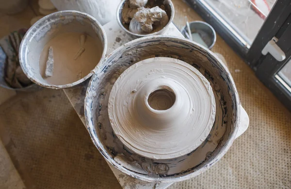 陶工的轮子 一种用粘土工作的机器 — 图库照片