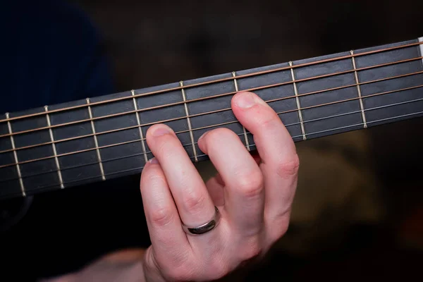 Man Hand Gracefully Plays Chord Acoustic Guitar Weaving Harmonious Melody — Stock Photo, Image