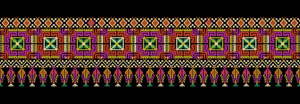 아름다운 목걸이에 수놓은 그라운드에서 전통적 기하학적 Aztec 스타일 추상적 일러스트레이션 — 스톡 사진