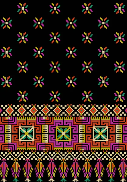 美丽的花边绣花 黑人背景上传统的几何东方图案 阿兹特克风格 纹理设计 — 图库照片