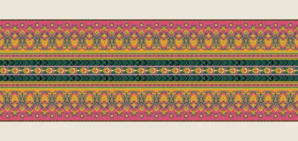 无缝花边框设计 无缝隙的边界与少数民族装饰元素和帕斯莱 用于印刷或刺绣的民花和树叶 — 图库照片