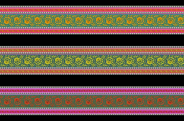 아름다운 지리학적 민족적 테두리 디자인 손으로 꽃무늬를 손으로 — 스톡 사진