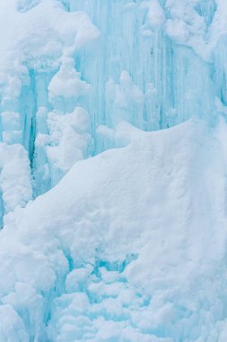 Hachimantai 'de Nanataki Donmuş Şelaleleri.