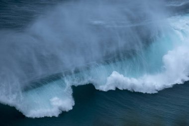Büyük bir sis dalgası.