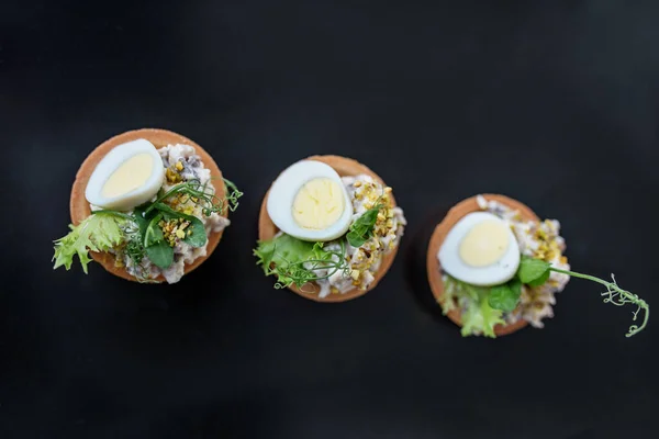 Yumurtalı Avokadolu Lezzetli Sandviçler — Stok fotoğraf