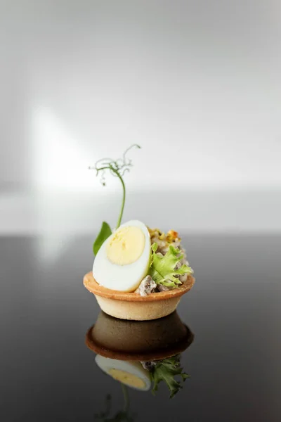 Utsökt Rostat Bröd Med Avokado Och Citron Närbild — Stockfoto