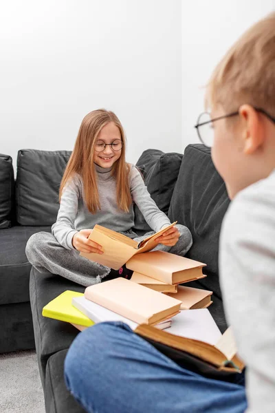 Children Read Books Eyeglasses Sitting Sofa Room Concept World Book — Stock Photo, Image