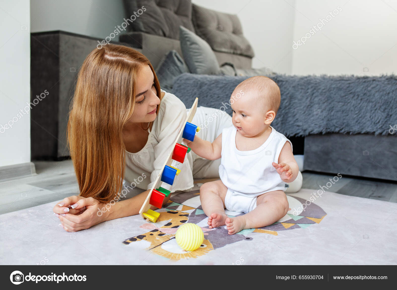 Jogo Do Piano E Da Moça Junto Tempo Feliz Imagem de Stock - Imagem