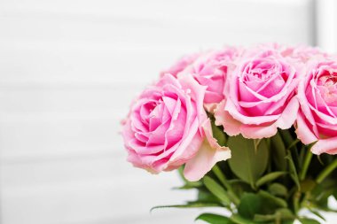 Çiçek buketi güller. Kartpostal için arkaplan.