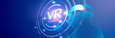 VR Teknoloji konsepti, VR kulaklığı olan fütürist bir kullanıcının canlı mavi bir arkaplanda parlayan dijital elementlerle sanal bir arayüzle etkileşimini gösteriyor..