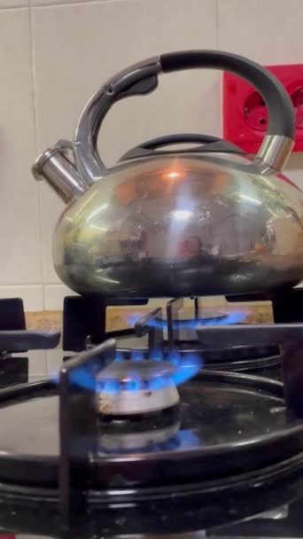 Gas Fire Heat Safety Danger Fire House Kitchen Kettle Cooking — Stock Video