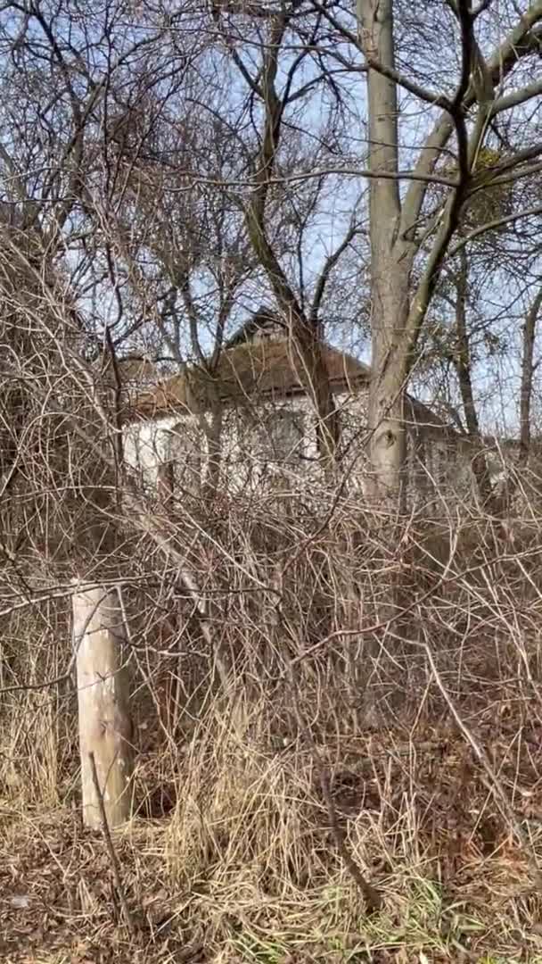 Casa Veche Abandonată Nelocuită Nimeni Suflet Război Natura Iarna Trist — Videoclip de stoc