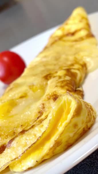 Omelete Ovos Simples Comida Coma Sanduíche Tomate Prato Casa Cozinha — Vídeo de Stock