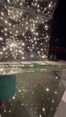 Ukrayna, Vyshhorod, anma, anıt, kahramanlar, askerler, ölmüş, Ukraynalılar, inanç, inanç, inanç, hafıza, savaş, üzüntü, hüzün, akşam, ışıklar, sokak, dışarıda