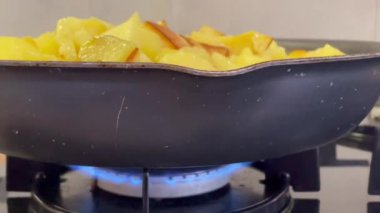 Patates, kızartma, yemek, mutfak, gaz, ateş, ocak, tava, yağ, yağ, lezzetli