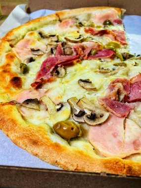 Pizza, peynir, konfor, domates, fırın, yemek, yemek, kafe, restoran, masa, tabak, peynir, dolgu, lezzetli, güzel, parlak, kalori, diyet