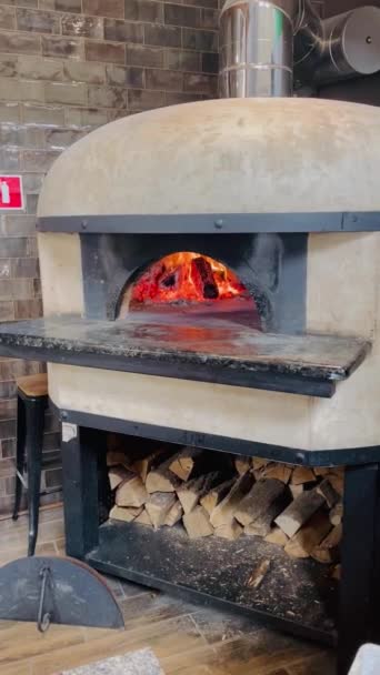 Piec Drewno Opałowe Komfort Ogień Piec Gotować Jedzenie Jeść Kawiarnia — Wideo stockowe