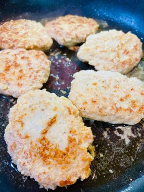 Pirzola, et, tavuk, mutfak, yemek, boynuz, yaylar, makarna, kızartma, yemek, yemek, tereyağı, yağ, kalori, protein, kolesterol, gaz, elektrik, tava, tencere, pencere, kahvaltı, sabah, öğle yemeği