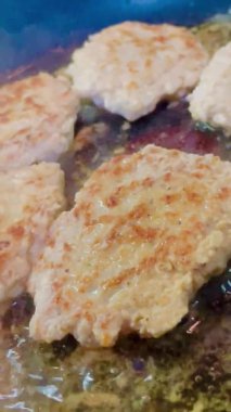 Pirzola, et, tavuk, mutfak, yemek, boynuz, yaylar, makarna, kızartma, yemek, yemek, tereyağı, yağ, kalori, protein, kolesterol, gaz, elektrik, tava, tencere, pencere, kahvaltı, sabah, öğle yemeği