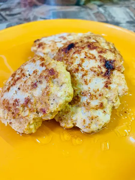 Tavuk, pirzola, toplar, et, ev, mutfak, yemek, yemek, lezzetli, kalori, yağ, ateş, gaz, soba, kızartma tavası, çatırtı, yağ, yağ, tabak, masa